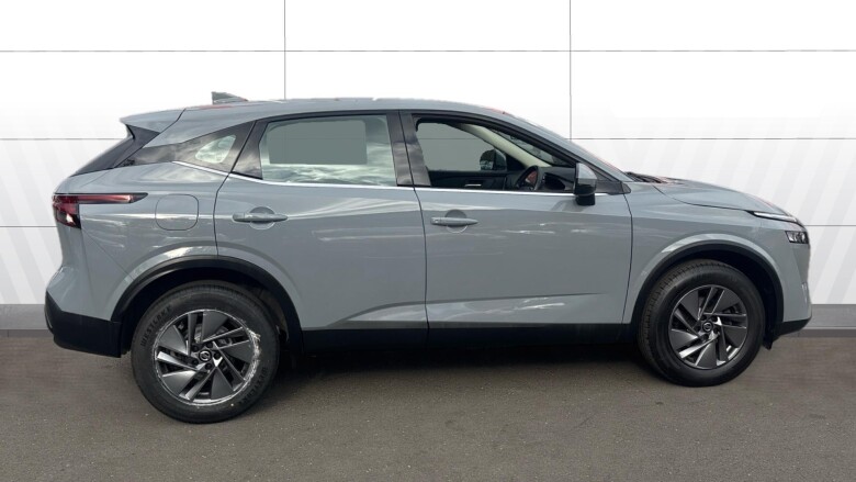 Nissan Qashqai 1.3 DiG-T MH Acenta Premium 5dr Petrol Hatchback